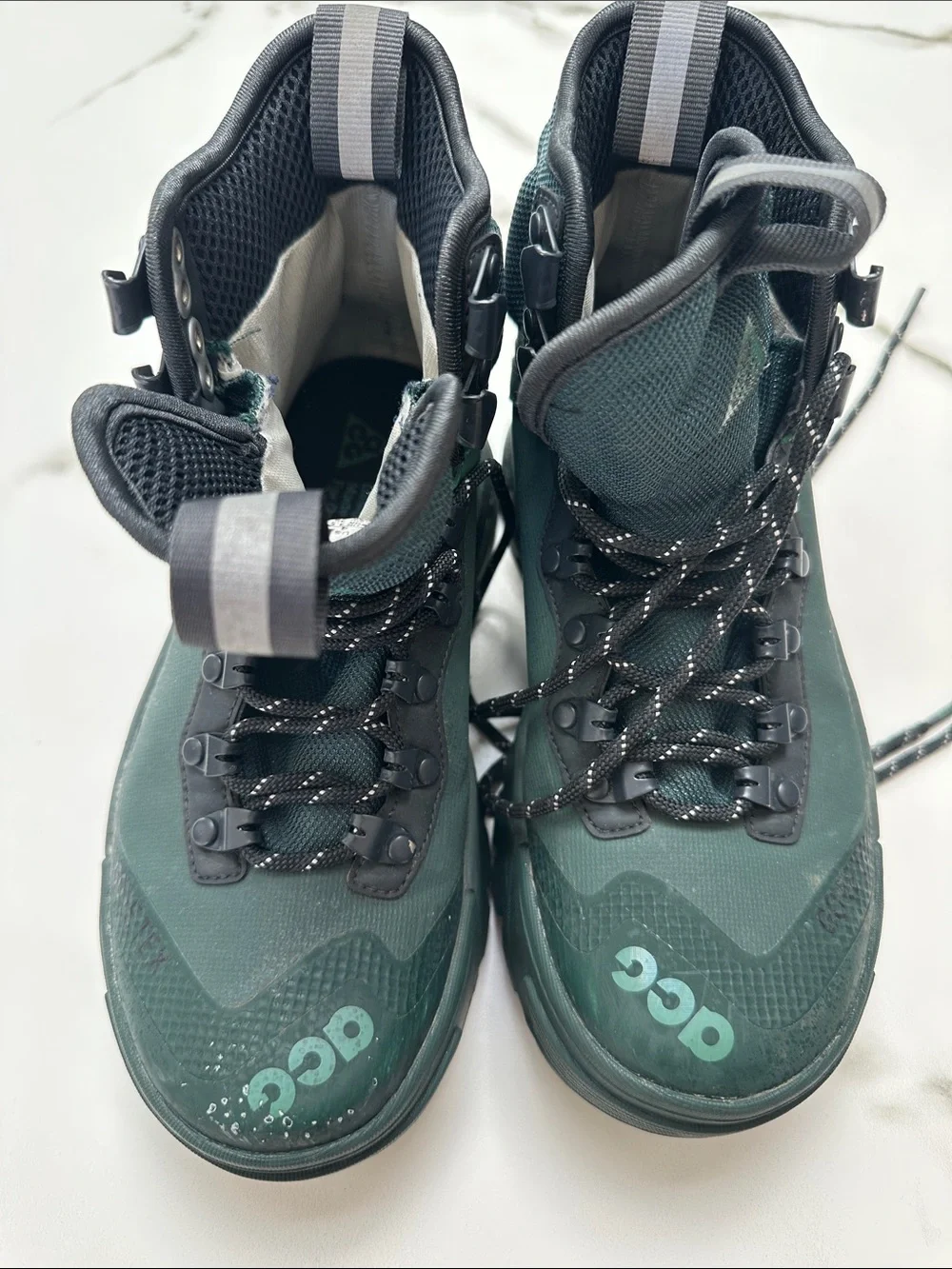 Nike ACG Gore-Tex Forest Green and Black Hiking Boots size 4